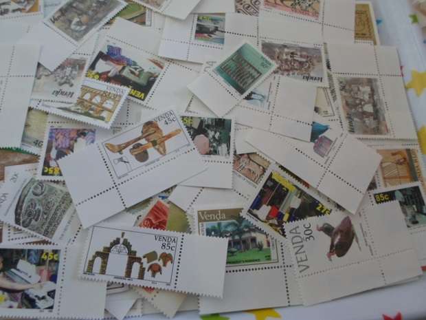 700 X WORLD MINT STAMPS GREAT LOT VERY NEAT BARGAIN MANDELA STAMPS ALONE C/V R720