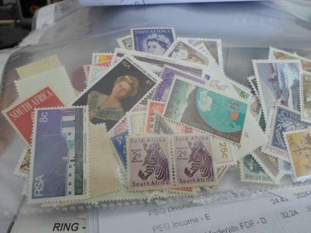 100 X RSA  AND SA UNION MINT STAMPS SEE PICS