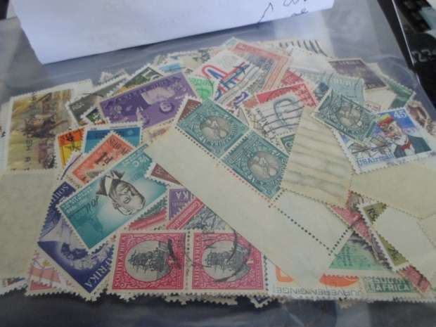 550 X WORLD MIXED STAMPS OFF PAPER INCLUDES 50 SA UNION MINT STAMPS GREAT LOT SEE PICS