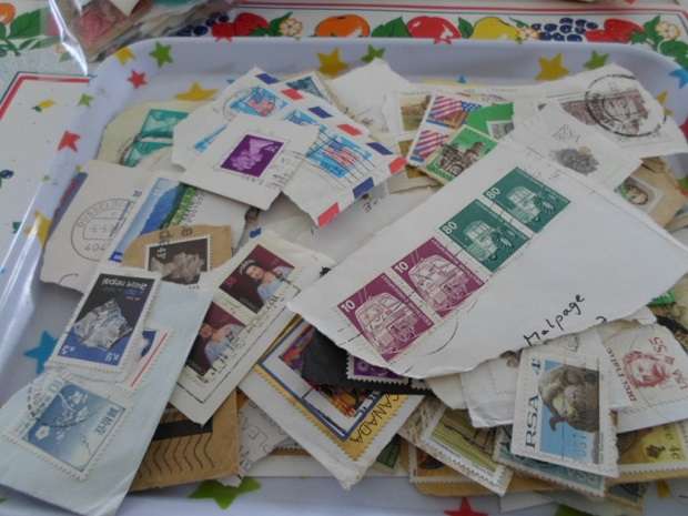 1000 X WORLD MIXED USED STAMPS ON PAPER GREAT LOT SEE PICS