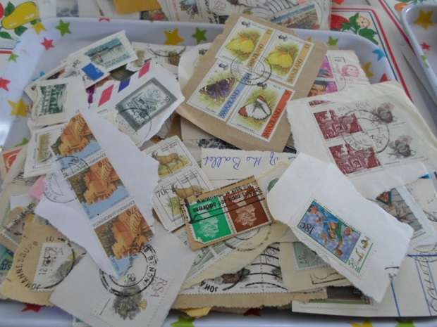 1000 X WORLD MIXED USED STAMPS ON PAPER GREAT LOT SEE PICS