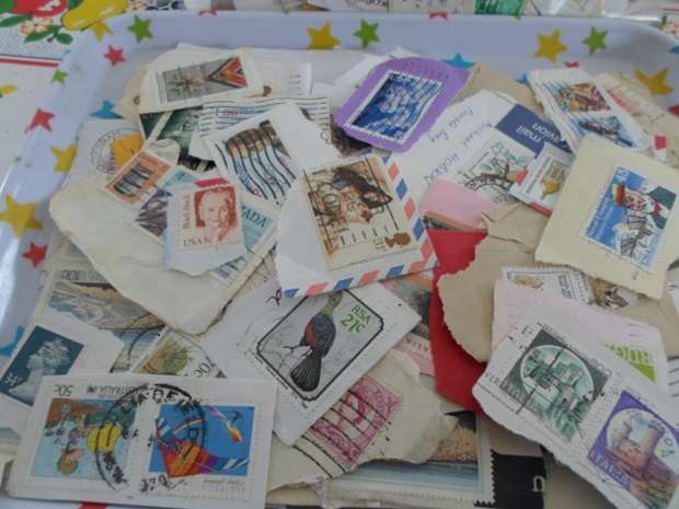 1000 X WORLD MIXED USED STAMPS ON PAPER GREAT LOT SEE PICS