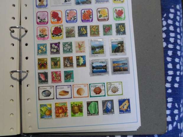 FILE 24 X PAGES MIXED WORLD STAMPS GREAT LOT SEE PICS