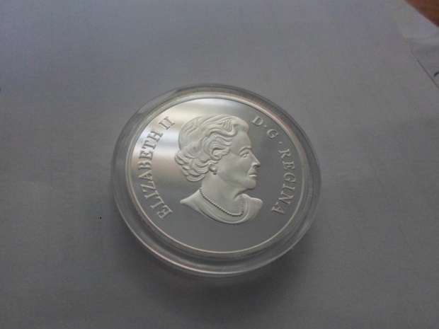 CANADA 10 DOLLAR UNCIRCULATED SILVER COATED COIN SEE PICS