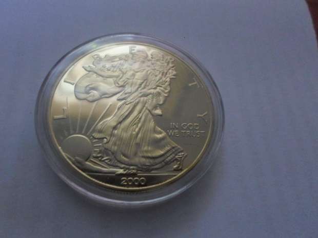 UNITED STATES OF AMERICA GOLD PLATED UNCIRCULATED COIN SEE PICS
