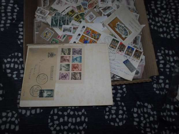 1000 PLUS RSA USED STAMPS ON PAPER SEE PICS