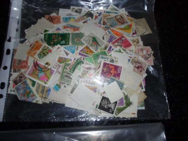 1500 X MIXED WORLD STAMPS OFF PAPER SEE PICS