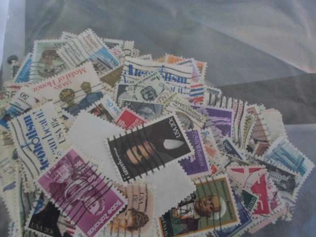 1350 X MIXED WORLD USED AND MINT STAMPS OFF PAPER NEAT LOT SEE PICS