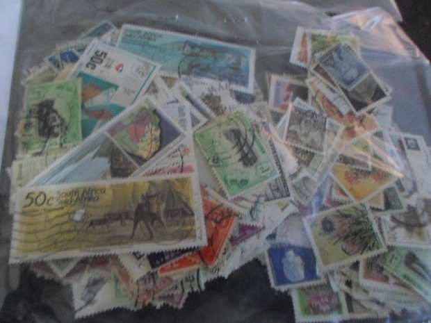 1560 X WORLD USED STAMPS OFF PAPER A GREAT LOT SEE PICS