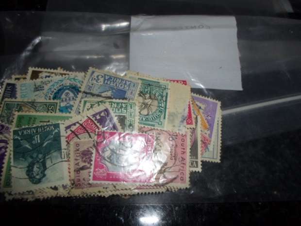 1190 X MIXED WORLD  USED STAMPS OFF PAPER SEE PICS