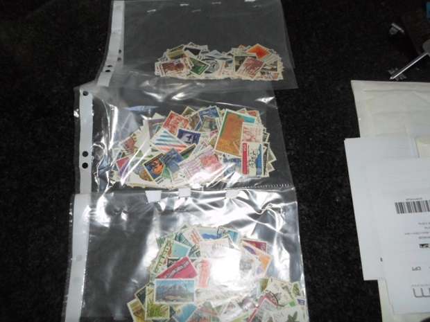 630 X WORLD USED AND MINT STAMPS SEE PICS