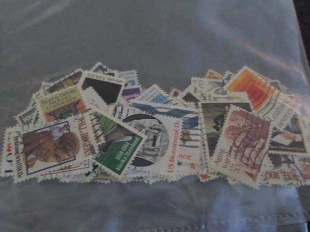 630 X WORLD USED AND MINT STAMPS SEE PICS