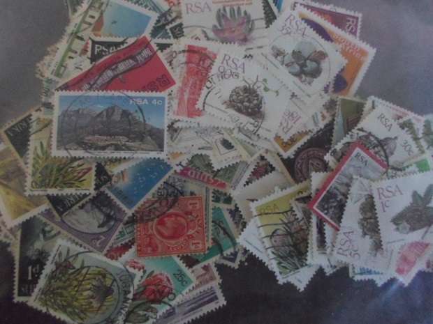 630 X WORLD USED AND MINT STAMPS SEE PICS