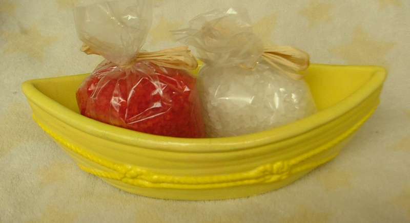Yellow Love Boat Gift set . Bath Salts & Holder set - Hospitality Range