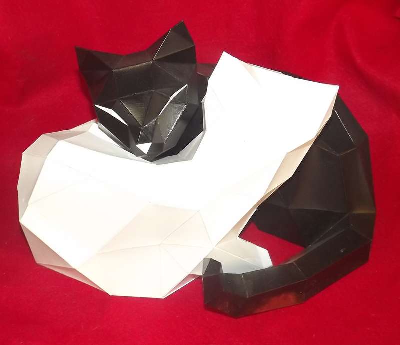 300MM YIN & YANG 3d LOW- Poly Paper craft TEMPLATE , Cats 3d Poly * Free Postage !