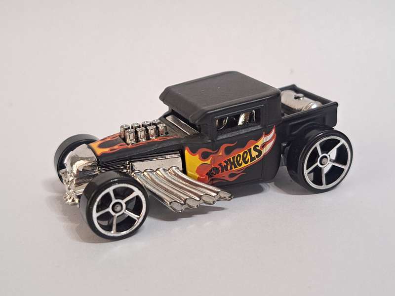 Hotwheels Boneshaker - Black 'Skull & Flames'