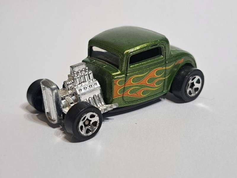 Hotwheels '32 Ford - Olive Green with Flames