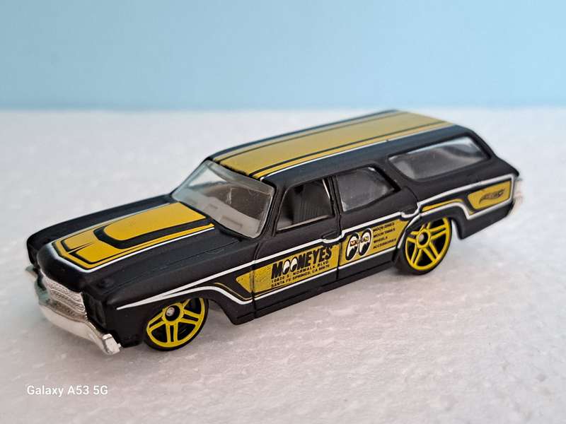 Hotwheels '70 Chevelle SS Wagon - Moon Eyes Livery