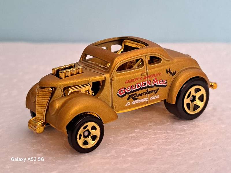 Hotwheels Pass'n Gasser - Gold