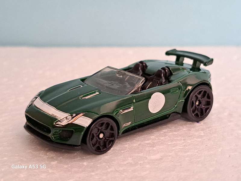 Hotwheels '15 Jaguar F-Type