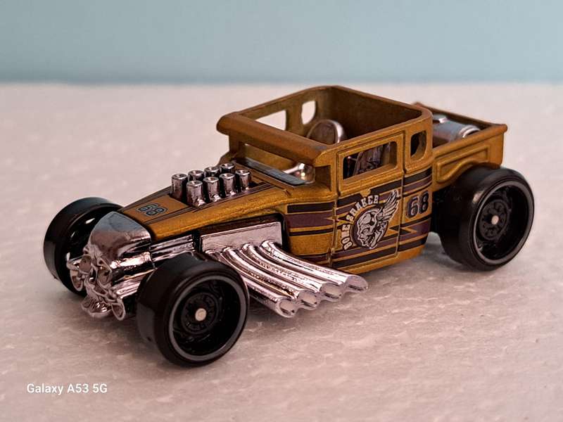 Hotwheels - Bone Shaker no. 68