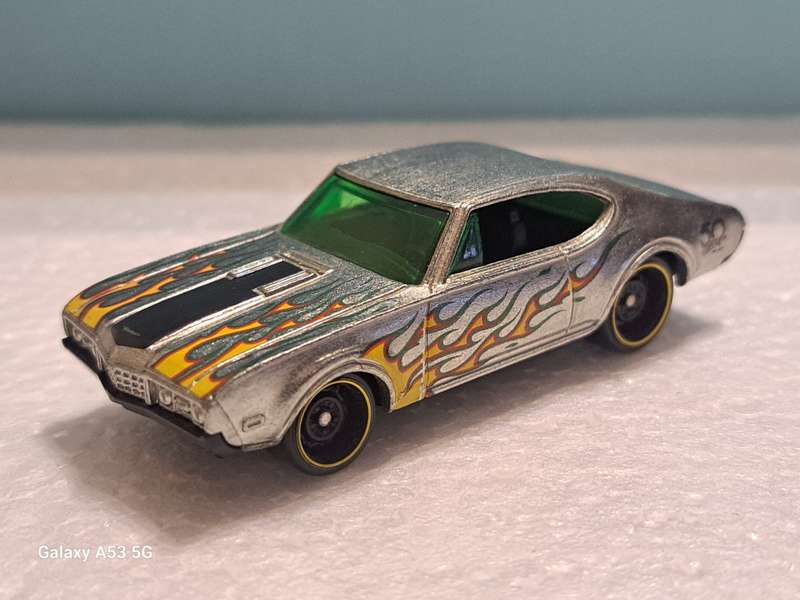 Hotwheels Olds 442 - Zamac with flames