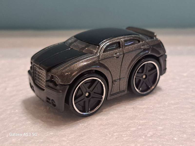 Hotwheels Chrysler 300C - Tooned