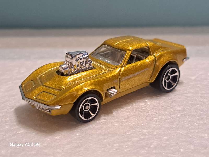Hotwheels - Gas Monkey '68 Corvette - Gold