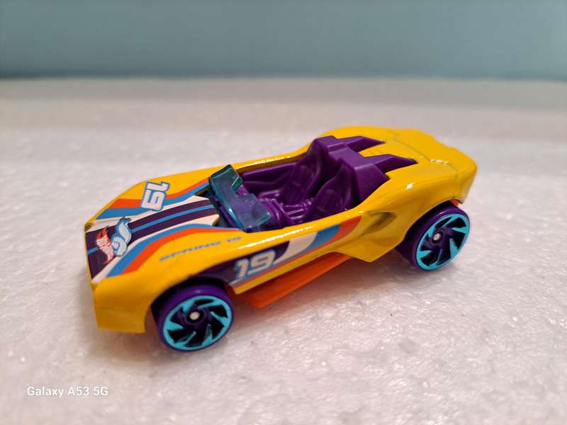 Hotwheels Carbonic