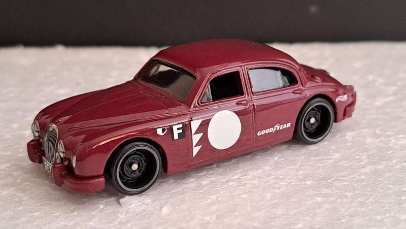 Hotwheels Jaguar MK1