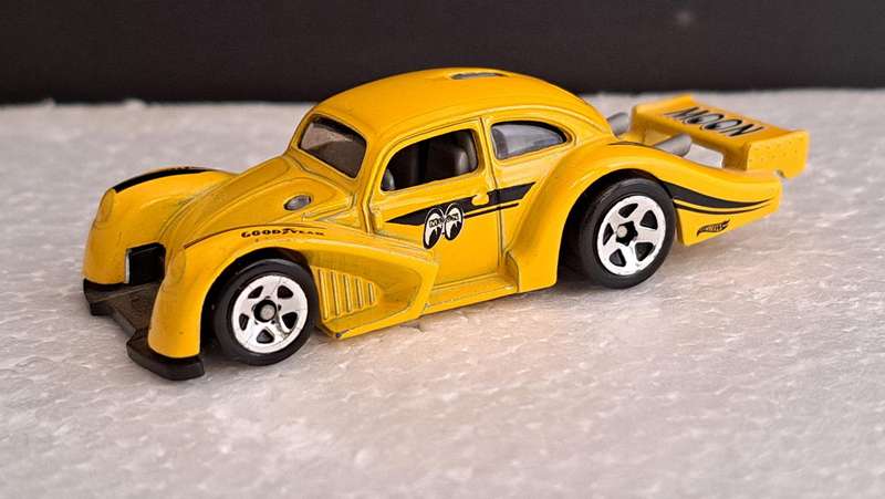 VW Kaefer Racer in Moneyes Livery (yellow) by Hotwheels - rare!