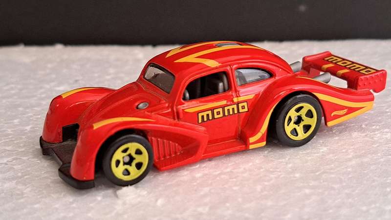 Hotwheels VW Kaefer Racer - MOMO Livery in red - very hard to find!