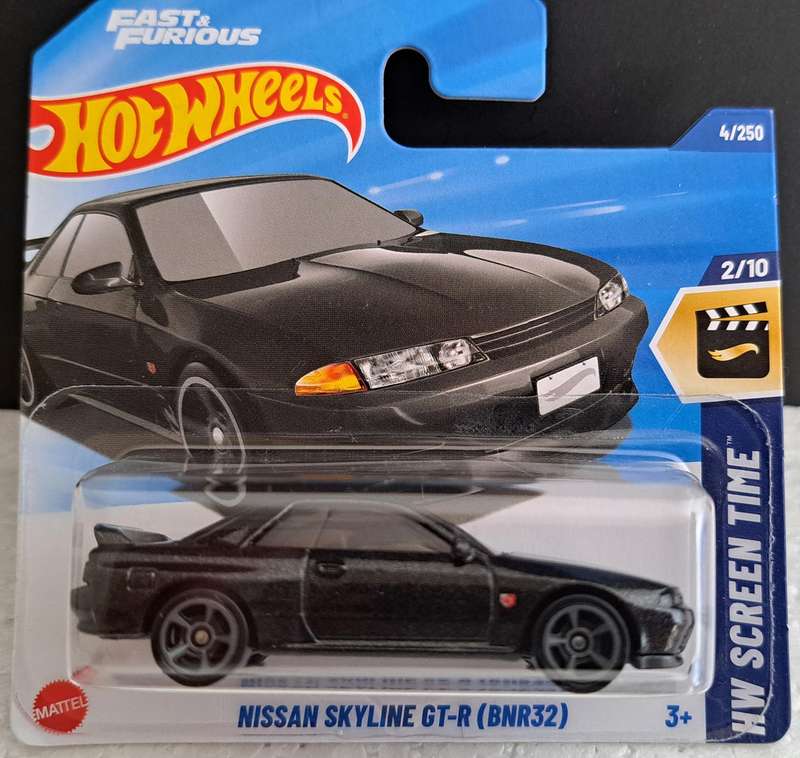 Matchbox Skyline GT-R (BNR32) in card - Super Cool for Nissan lovers