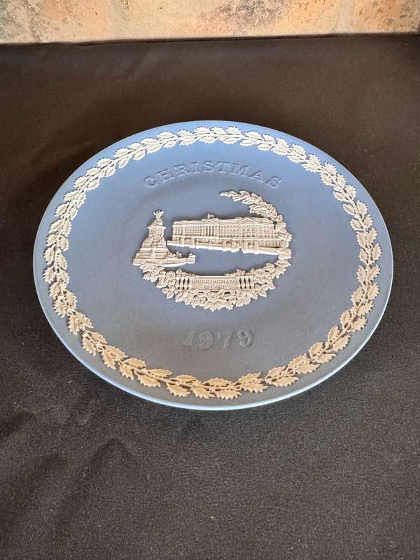 Wedgwood Jasperware Blue - Christmas 1979 - Buckingham Palace