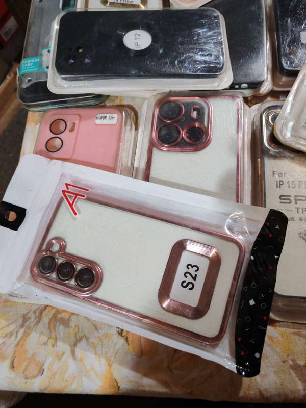 Lot of +-20 new phone cases