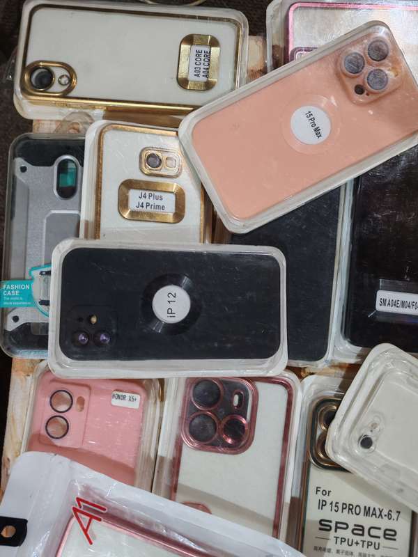 Lot of +-20 new phone cases