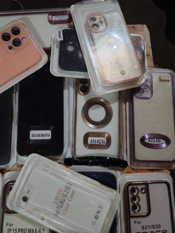 Lot of +-20 new phone cases