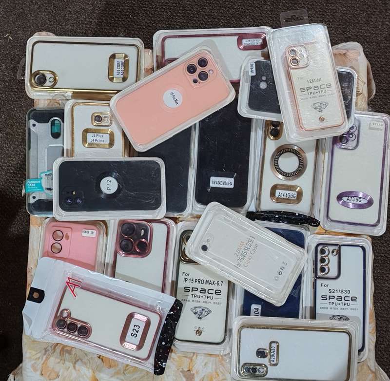 Lot of +-20 new phone cases