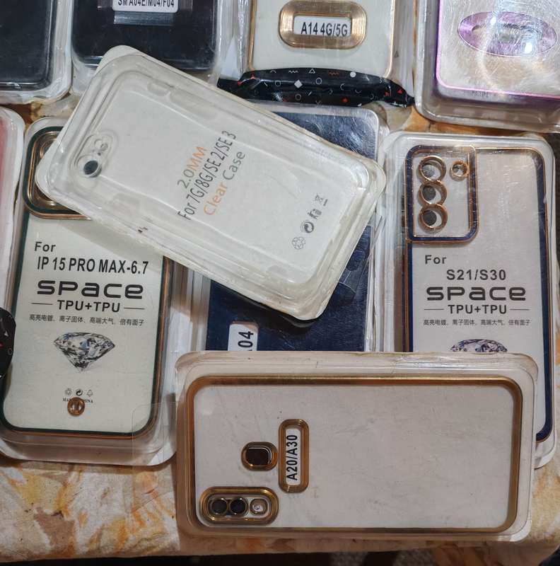 Lot of +-20 new phone cases