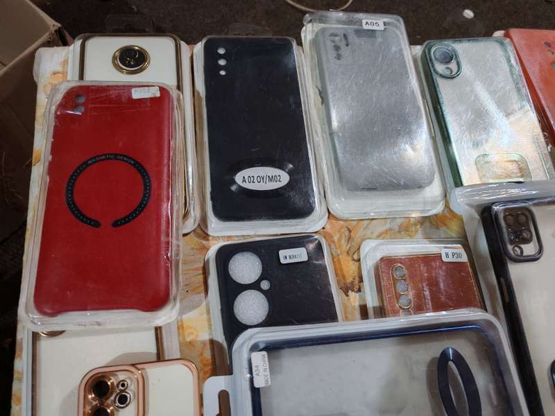 Lot of +-20 new phone cases