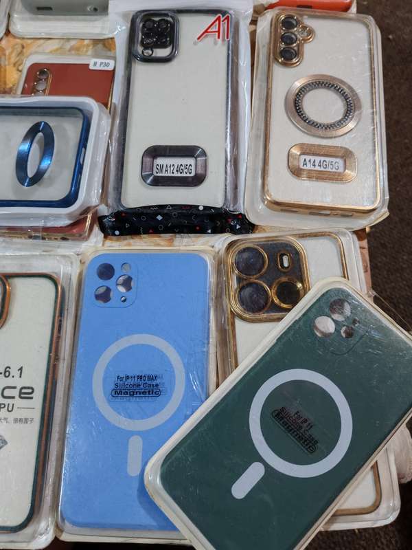 Lot of +-20 new phone cases
