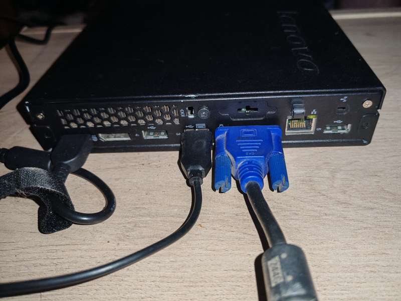 Lenovo M73 tiny PC