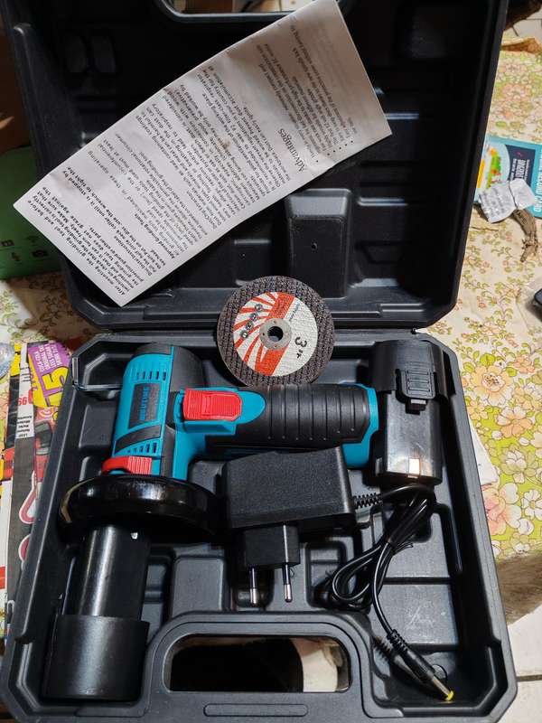 Cordless rechargeable mini angle grinder