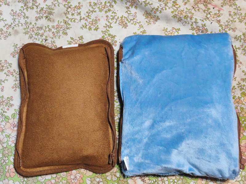 Rechargeable hot water bottle
