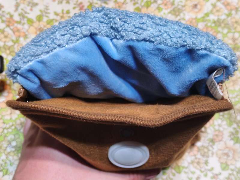 Rechargeable hot water bottle