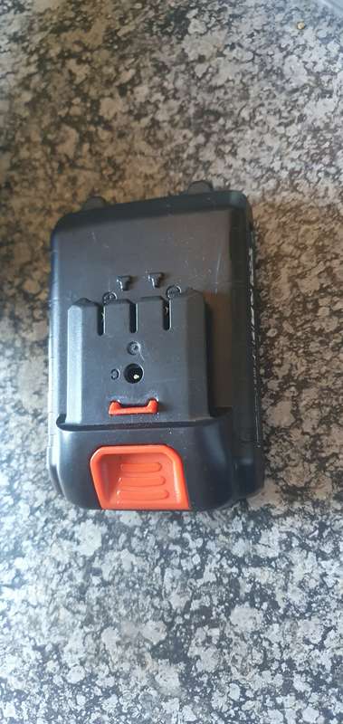 Portable chainsaw
