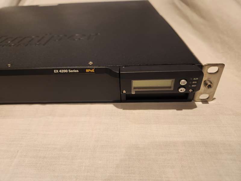 Juniper 24 Port switch 8port PoE