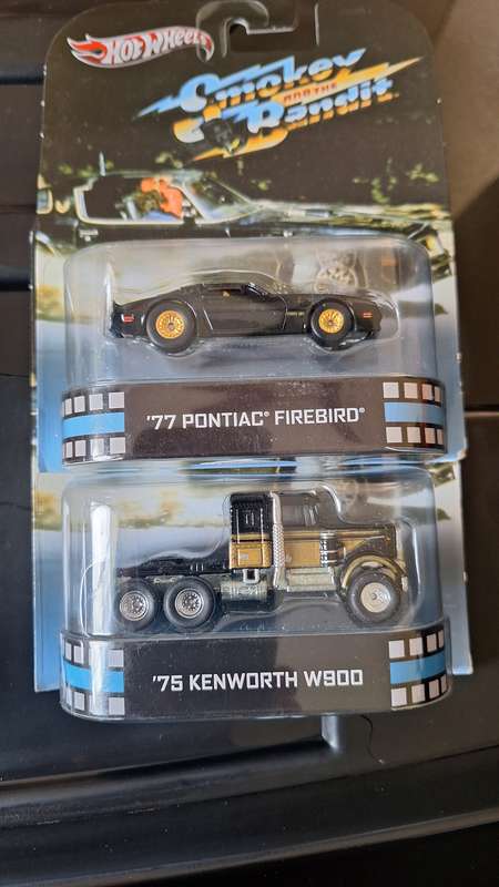 Hot Wheels Retro Entertainment - Smokey and the Bandit