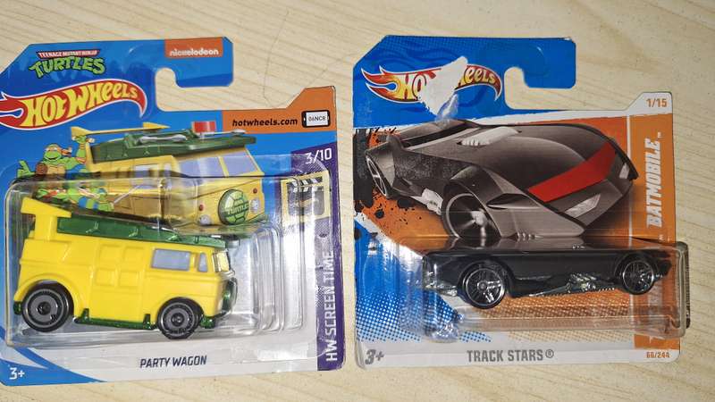 Hot Wheels - Lot of 2 Cars - Turtles Party Wagon and Batman Batmobile (2011)