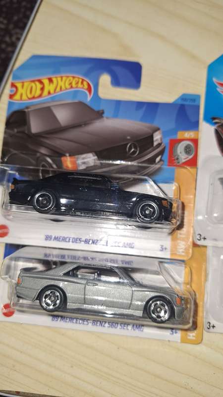Hot Wheels - Lot of 2 Cars - Mercedes 560 SEC AMG